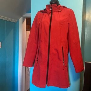 Ladies London Fog rain coat with hood. Size S